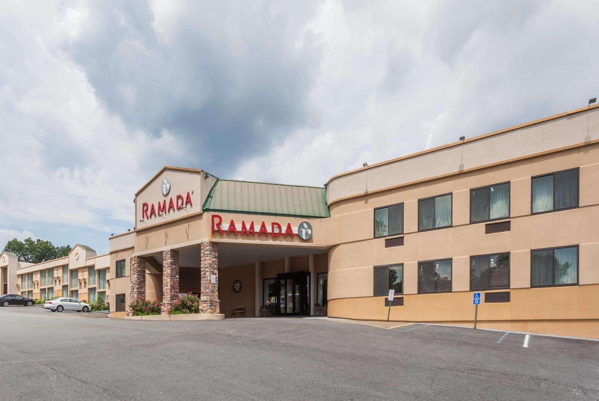 Hotel Ramada By Wyndham Newburgh/West Point Exteriér fotografie